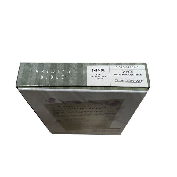 Vintage Brides Bible NIV white bonded leather keepsake boxed silver gilt NEW - Picture 5 of 8